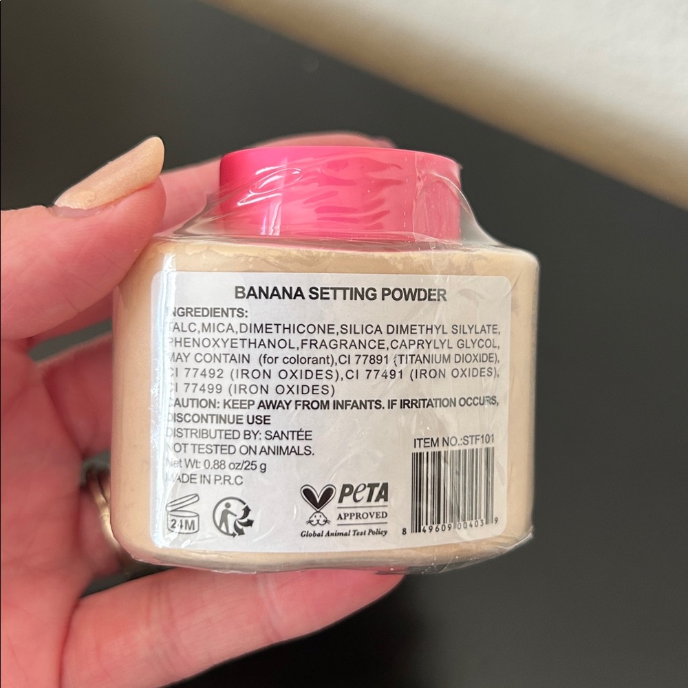Santee Banana Setting Powder with Pink Lid New Sealed - Picture 3 of 9